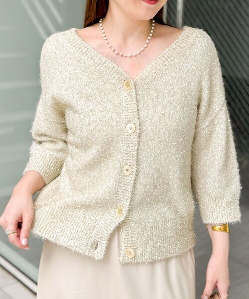NOLLEY’S Sophi（ノーリーズソフィ）の「キラキラフェザー2WAY5分袖プルオーバーニット（カーディガン/ボレロ・レディース・ゴールド/グレー/キャメル/ピンク・38）」の4枚目の写真