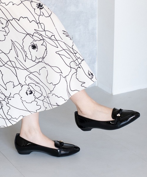 JELLY BEANS（ジェリービーンズ）の「【レイン対応】アシンメトリーリボンモールドソールレインパンプス【Made in Japan】(325-59133)JELLY BEANS(ジェリービーンズ)（レインシューズ・レディース・グレー/ブラック系その他/グレイッシュベージュ・24.5/24/23.5/23/22.5）」の2枚目の写真