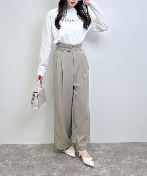 INGNI(イング)の「箔プリントロゴロングTシャツ(Tシャツ/カットソー・レディース・ホワイト×ゴールド/ホワイト×シルバー/ライトグレー系8・M)」の7枚目の写真