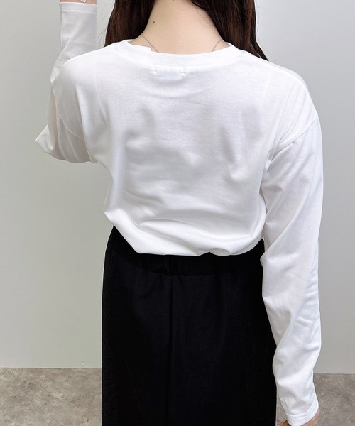 INGNI(イング)の「箔プリントロゴロングTシャツ(Tシャツ/カットソー・レディース・ホワイト×ゴールド/ホワイト×シルバー/ライトグレー系8・M)」の10枚目の写真