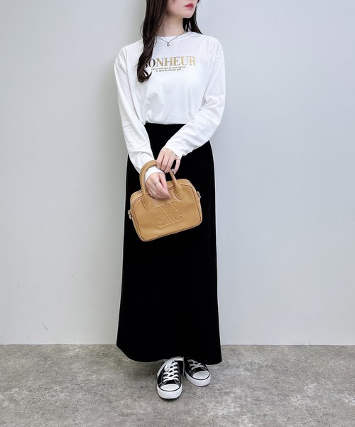 INGNI(イング)の「箔プリントロゴロングTシャツ(Tシャツ/カットソー・レディース・ホワイト×ゴールド/ホワイト×シルバー/ライトグレー系8・M)」の11枚目の写真