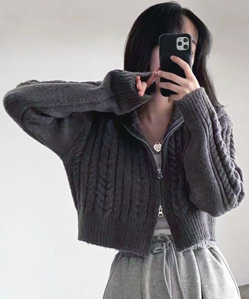 WESTSEA(ウエストシー)の「ショート丈 ケーブルニット フルジップカーディガン(カーディガン/ボレロ・レディース・チャコール/ライトグレー/アイボリー・FREE)」の5枚目の写真