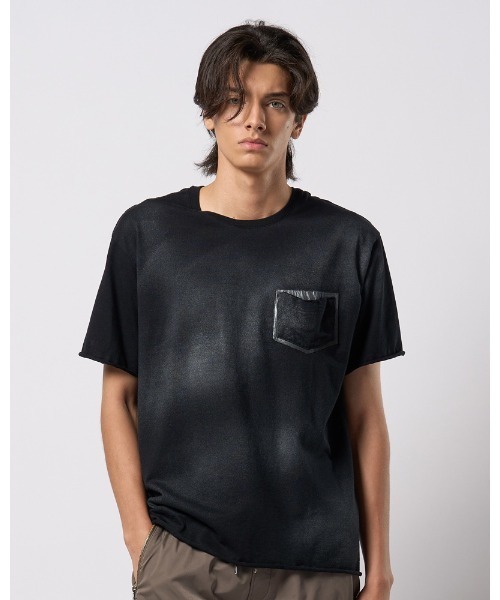 wjk(ダヴルジェイケイ)の「spray dye leather pocket-T(Tシャツ/カットソー・メンズ・ホワイト×ブラック/ホワイト×ブルー/グレイッシュベージュ/ブラック×シルバー・SMALL/MEDIUM/LARGE/X-LARGE)」の5枚目の写真