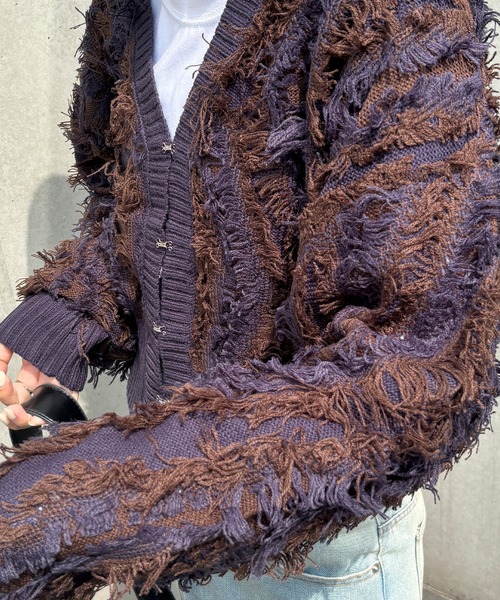 ISOOK（アイスー）の「【ISOOK / アイスー】MIXフリンジショートカーディガン / ニット プルオーバー セーター 羽織り コンパクト丈 ショート丈 短丈 クロップド丈 長袖 ボリューム袖 Vネック クルーネック 前後2way 2通り 春服 春ニット アイボリー グレー ネイビー 白 ZOZOTOWN限定（ニット/セーター・レディース・アイボリー/グレー/ネイビー・FREE）」の14枚目の写真