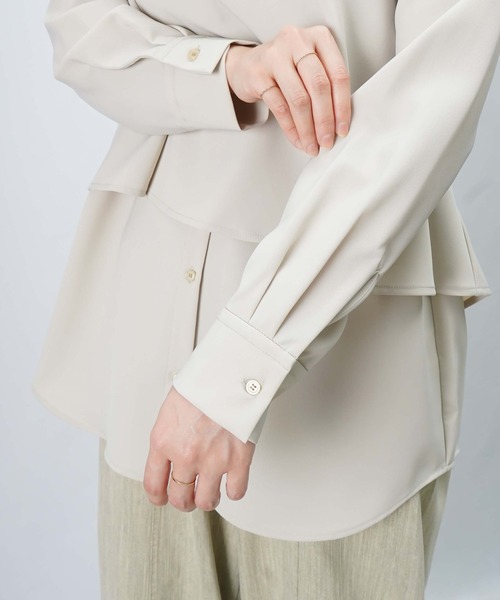 LUCA/LADY LUCK LUCA（ルカ/レディラックルカ）の「LC/LLL ビスチェシャツ（シャツ/ブラウス・レディース・ブラック/ライトベージュ・FREE）」の4枚目の写真