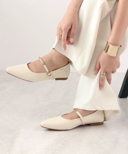 Futier land（フューティアランド）の「メタルモチーフストラップパンプス（パンプス・レディース・ブラウン/ブラック/アイボリー・36/37/38/39/40）」の2枚目の写真