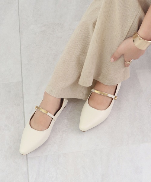 Futier land（フューティアランド）の「メタルモチーフストラップパンプス（パンプス・レディース・ブラウン/ブラック/アイボリー・36/37/38/39/40）」の4枚目の写真