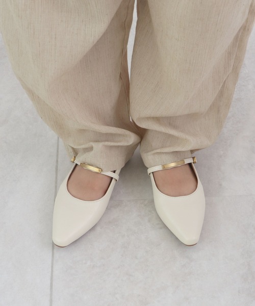 Futier land（フューティアランド）の「メタルモチーフストラップパンプス（パンプス・レディース・ブラウン/ブラック/アイボリー・36/37/38/39/40）」の5枚目の写真