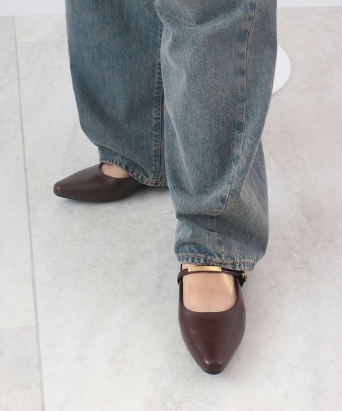 Futier land（フューティアランド）の「メタルモチーフストラップパンプス（パンプス・レディース・ブラウン/ブラック/アイボリー・36/37/38/39/40）」の20枚目の写真