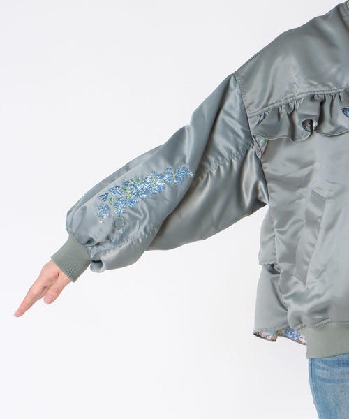 Three Four Time（ｽﾘｰﾌｫｰﾀｲﾑ）の「【tamaoworld】Embroidery jacket Swan（ブルゾン・レディース・ブルーグレー・FREE）」の20枚目の写真