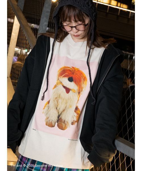 SESAME STREET(セサミストリート)の「【UNISEX】フォトアートTシャツ(Tシャツ/カットソー・レディース・ライトグレー/ライトベージュ・L/M/S)」の7枚目の写真