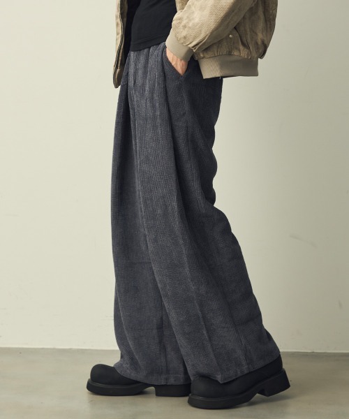 Shoowtime(ショウタイム)の「Corduroy Tuck Wide Slacks / コーデュロイタックワイドスラックス(その他パンツ・メンズ・カーキ/ブラック/グレー・LARGE/MEDIUM/X-LARGE)」の6枚目の写真