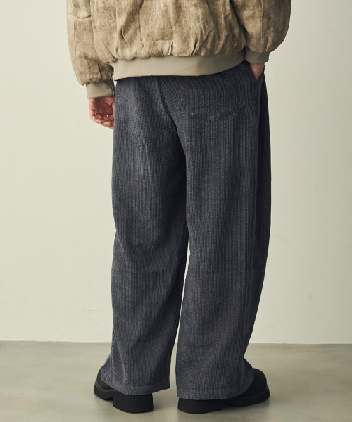 Shoowtime(ショウタイム)の「Corduroy Tuck Wide Slacks / コーデュロイタックワイドスラックス(その他パンツ・メンズ・カーキ/ブラック/グレー・LARGE/MEDIUM/X-LARGE)」の12枚目の写真