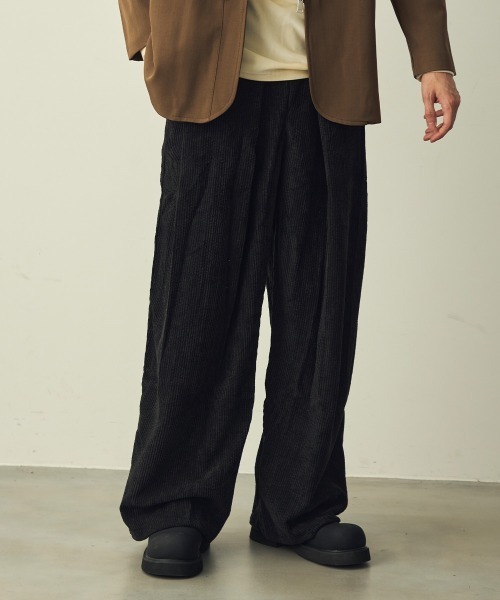 Shoowtime(ショウタイム)の「Corduroy Tuck Wide Slacks / コーデュロイタックワイドスラックス(その他パンツ・メンズ・カーキ/ブラック/グレー・LARGE/MEDIUM/X-LARGE)」の18枚目の写真