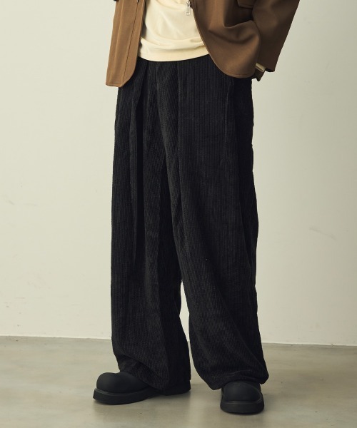 Shoowtime(ショウタイム)の「Corduroy Tuck Wide Slacks / コーデュロイタックワイドスラックス(その他パンツ・メンズ・カーキ/ブラック/グレー・LARGE/MEDIUM/X-LARGE)」の20枚目の写真