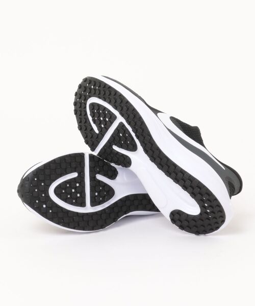 NIKE（ナイキ）の「NIKE ナイキ W REVOLUTION 8 EASYON【軽量】レディーススニーカー(Wレボリューション8イージーオン) HQ2415-001 [HF] ブラック/ホワイト/アンスラサイト（スニーカー・レディース・ブラック×ホワイト・25.0cm/24.5cm/24.0cm/23.0cm/23.5cm/22.5cm/25.5cm）」の3枚目の写真