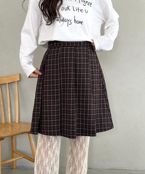 MYMOOD.（マイムード）の「ミディ丈チェック柄プリーツスカート（スカート・レディース・ネイビー/ブラウン・FREE）」の3枚目の写真