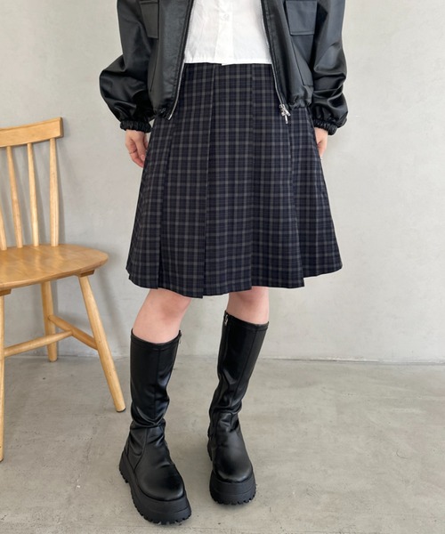 MYMOOD.（マイムード）の「ミディ丈チェック柄プリーツスカート（スカート・レディース・ネイビー/ブラウン・FREE）」の11枚目の写真