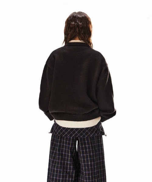 MONO8(モノハチ)の「オーバーシルエットニットカーディガン/ウールライクビッグボタンデザイン(カーディガン/ボレロ・レディース・グレー/ブラック・M)」の8枚目の写真