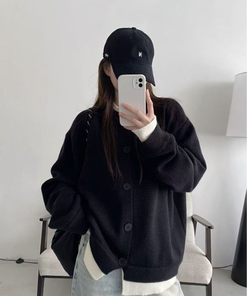 MONO8(モノハチ)の「オーバーシルエットニットカーディガン/ウールライクビッグボタンデザイン(カーディガン/ボレロ・レディース・グレー/ブラック・M)」の12枚目の写真