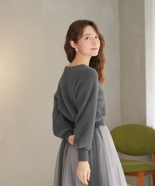 ASTORIA ODIER(アストリアオディール)の「ラメフェザーVネックニット(ニット/セーター・レディース・チャコールグレー/ブルー/ホワイト/ラベンダー・MEDIUM)」の7枚目の写真