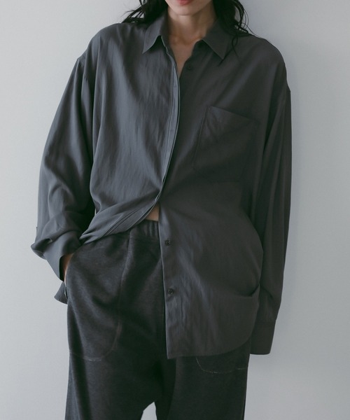 anuke（アンヌーク）の「Stitch Over Shirts（シャツ/ブラウス・レディース・チャコールグレー/クリーム/アイボリー・FREE）」の3枚目の写真