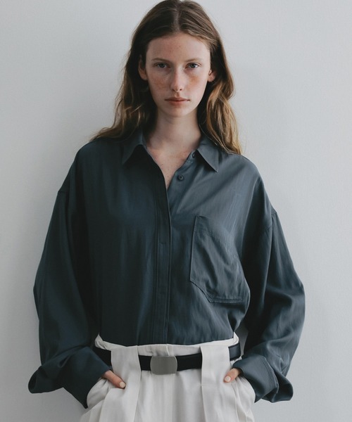 anuke（アンヌーク）の「Stitch Over Shirts（シャツ/ブラウス・レディース・チャコールグレー/クリーム/アイボリー・FREE）」の4枚目の写真