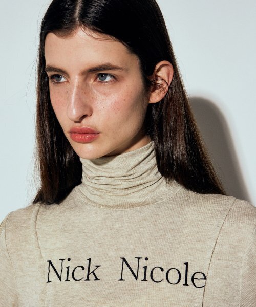 NICK&NICOLE(ニックアンドニコール)の「NICOLE PINTUCK LINE TURTLENECK TOP_OATMEAL(Tシャツ/カットソー・レディース・その他・FREE)」の2枚目の写真