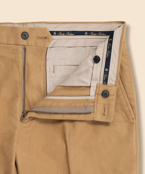 BROOKS BROTHERS（ブルックスブラザーズ）の「コットン　ブラッシュドツイル　プレーンフロントパンツ　Regular（チノパンツ・メンズ・ネイビー/ベージュ・32inch/30inch/34inch/36inch/31inch/33inch/35inch/38inch）」の4枚目の写真