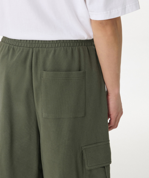 MUSINSA STANDARD（ムシンサスタンダード）の「ワンタックカーゴバミューダスウェットパンツ[カーキ]（その他パンツ・メンズ・その他・SMALL/MEDIUM/LARGE/X-LARGE/XX-LARGE/XXX-LARGE）」の5枚目の写真