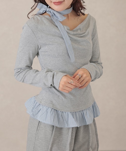 Lace Ladies(レースレディース)の「配色 チェック 裾フリル チョーカーリボン トップス(Tシャツ/カットソー・レディース・アイボリー/ライトグレー/ダークグレー/ネイビー・FREE)」の1枚目の写真