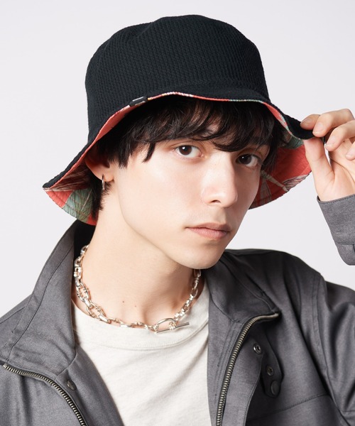 glamb(グラム)の「Reversible Bucket Hat / リバーシブルバケットハット(ハット・メンズ・マスタード/ブラック・FREE)」の2枚目の写真