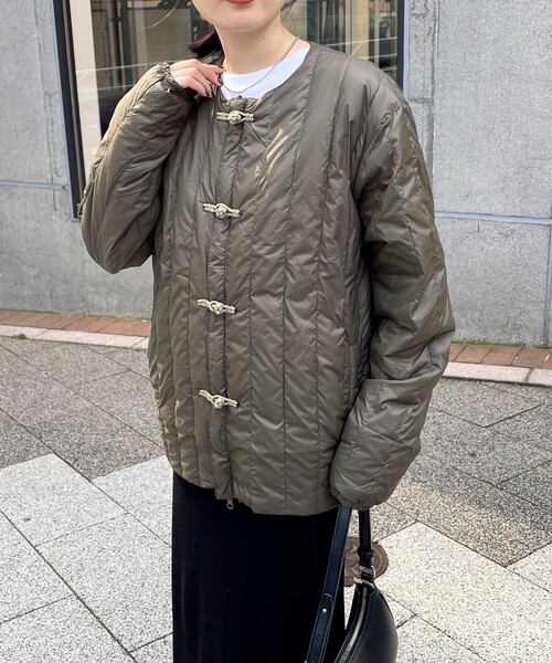 TAION(タイオン)の「【TAION/タイオン】REVERSIBLE CHINA BUTTON INNER DOWN(ダウンジャケット/コート・レディース・ベージュ/カーキ/ブラック・38)」の20枚目の写真
