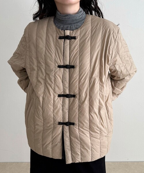 TAION(タイオン)の「【TAION/タイオン】REVERSIBLE CHINA BUTTON INNER DOWN(ダウンジャケット/コート・レディース・ベージュ/カーキ/ブラック・38)」の7枚目の写真
