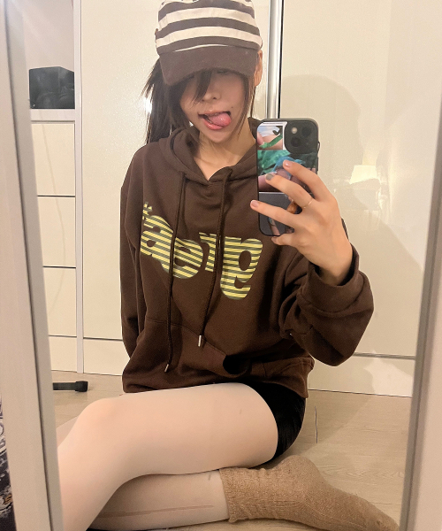 GRAVER（グレーバー）の「[ユニセックス]GRAE-Sストライプフードパーカー_ブラウン（パーカー・レディース・ブラウン・SMALL/MEDIUM/LARGE）」の5枚目の写真