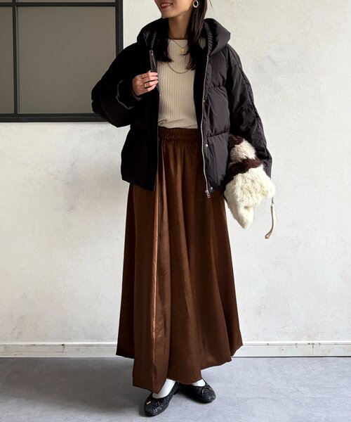 Chez toi(シェトワ)の「プリーツネックショートダウン(ダウンジャケット/コート・レディース・グレイッシュベージュ/ブラック/ブラウン・FREE)」の11枚目の写真