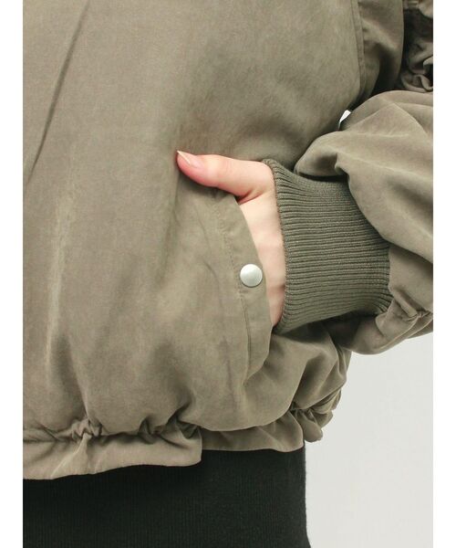 EVRIS(エヴリス)の「ボリュームギャザーショートMA-1(MA-1・レディース・ブラック/カーキ/ホワイト・FREE)」の14枚目の写真