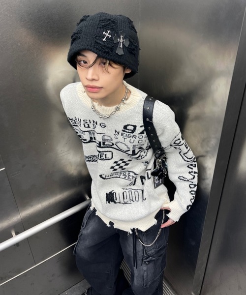 lilful(リルフル)の「レーシングロゴ 裾ダメージニット(ニット/セーター・メンズ・アイボリー/ブラック・M/L)」の4枚目の写真