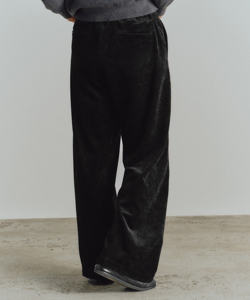 WYM LIDNM(ウィム バイ リドム)の「WASHED VELVET CURVE CUT WIDE PANTS(その他パンツ・メンズ・ダークブラウン/ブラック・S/M/L)」の7枚目の写真