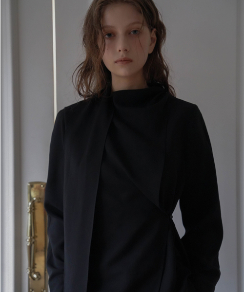 DEHEVE（デヘヴェ）の「Wrap Scarf Blouse [Black]（シャツ/ブラウス・レディース・その他・FREE）」の2枚目の写真