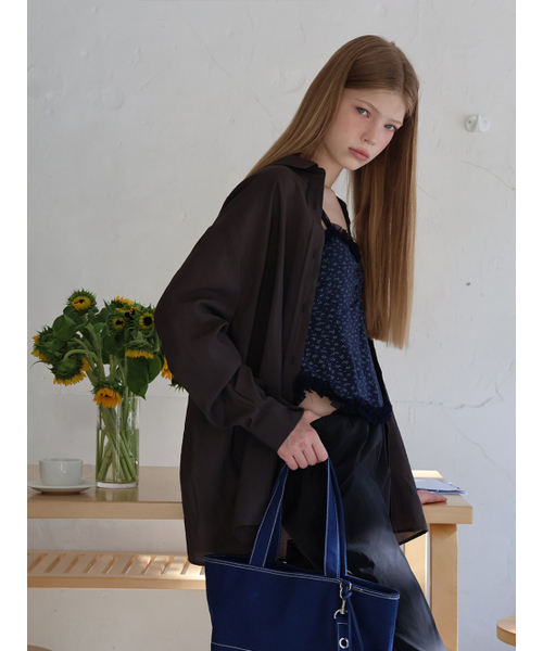 SOFT SEOUL(ソフトソウル)の「サイドボタンオーバーサイズシャツ_チャコール(シャツ/ブラウス・レディース・その他・FREE)」の2枚目の写真