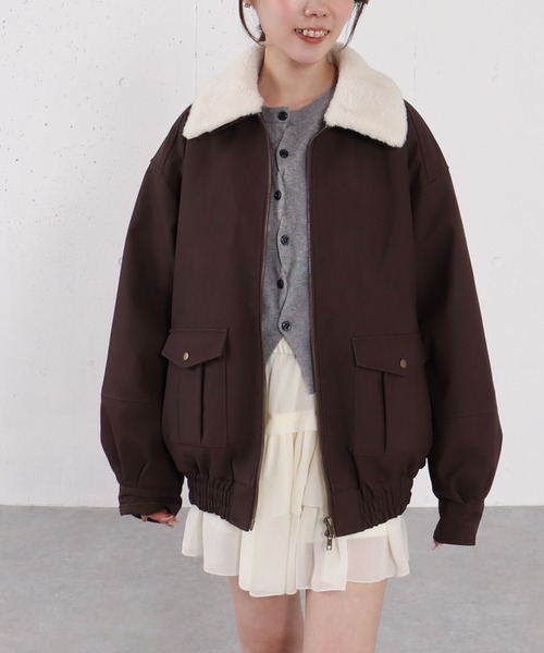 archives(アルシーヴ)の「ファー衿付中綿フェイクレザーブルゾン(ブルゾン・レディース・ブラック/ブラウン・MEDIUM)」の4枚目の写真