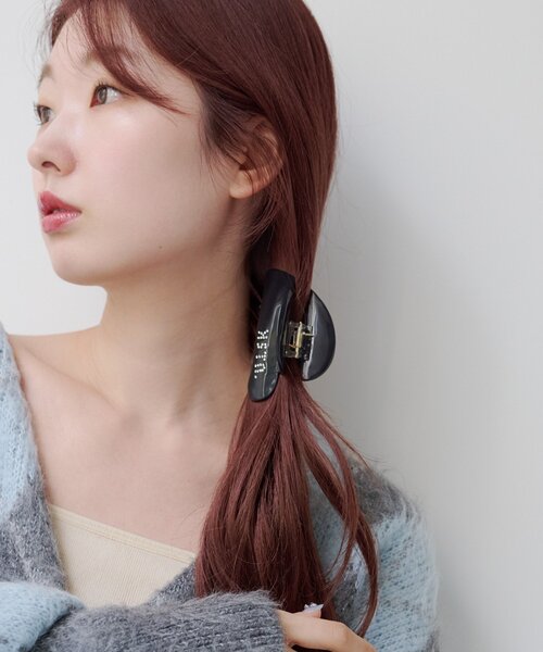 Kastane(カスタネ)の「【fiw./4色展開】キラキラハートマルチクリップ(バレッタ/ヘアクリップ・レディース・ブラウン/サックスブルー/ブラック/アイボリー・FREE)」の5枚目の写真