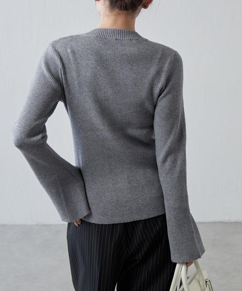 Lui's（ルイス）の「袖フレアZIPニットプルオーバー（ニット/セーター・レディース・グレー/ブラック・FREE）」の10枚目の写真