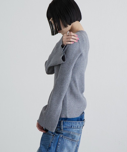 Lui's（ルイス）の「袖フレアZIPニットプルオーバー（ニット/セーター・レディース・グレー/ブラック・FREE）」の16枚目の写真