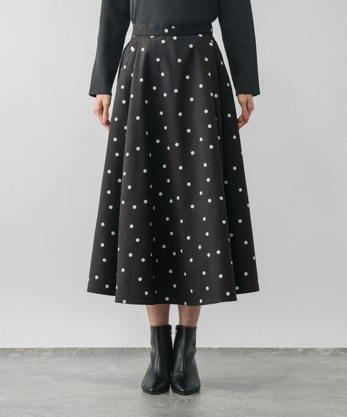 GLOBAL WORK（グローバルワーク）の「ピーチサテンフレアスカート柄/635425（スカート・レディース・ドット/レオパード/ネイビー系8・REGULAR/SHORT）」の16枚目の写真