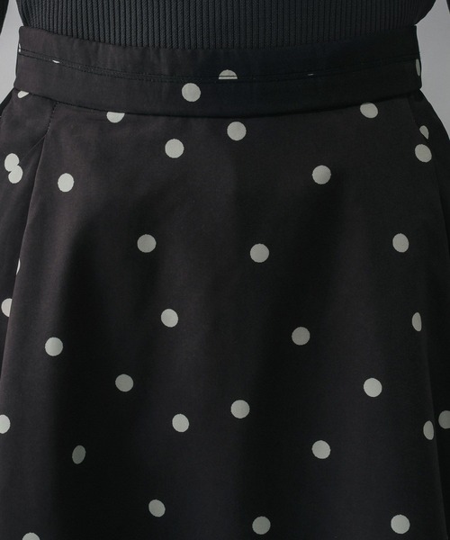GLOBAL WORK（グローバルワーク）の「ピーチサテンフレアスカート柄/635425（スカート・レディース・ドット/レオパード/ネイビー系8・REGULAR/SHORT）」の19枚目の写真