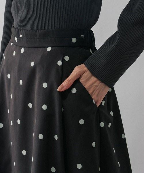 GLOBAL WORK（グローバルワーク）の「ピーチサテンフレアスカート柄/635425（スカート・レディース・ドット/レオパード/ネイビー系8・REGULAR/SHORT）」の20枚目の写真