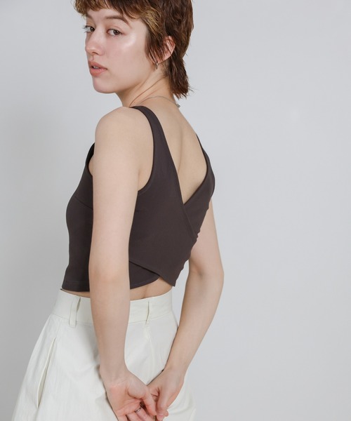 select MOCA（セレクトモカ）の「カップ付きバッククロスショートタンクトップ（タンクトップ・レディース・ブラック/チャコールグレー・FREE）」の9枚目の写真