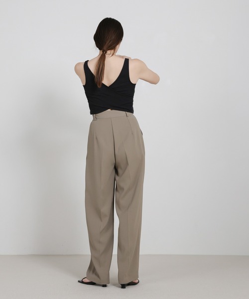 select MOCA（セレクトモカ）の「カップ付きバッククロスショートタンクトップ（タンクトップ・レディース・ブラック/チャコールグレー・FREE）」の19枚目の写真